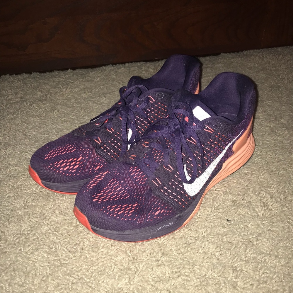 Nike Tennis Shoes